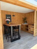 Bartafel met U poot en buitenkeuken overkapping