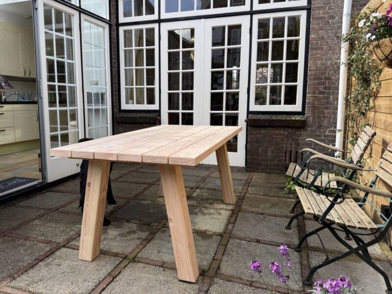 Tuintafel Anna | Buitentafel | A Zonder Ligger Hout | Douglas Hout1