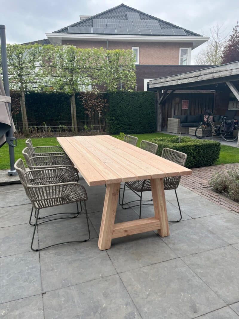 Tuintafel Amy | Buitentafel | A Poten Hout | Douglas Hout