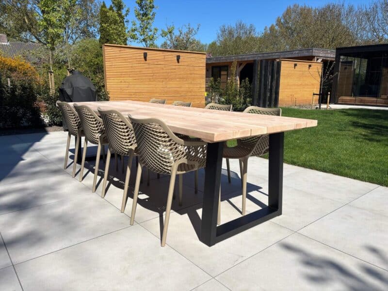 Tuintafel Tamara | Buitentafel | Trapezium Staal | Douglas Hout