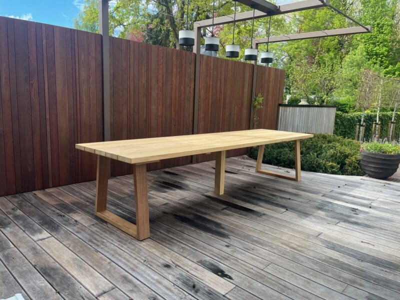 Trapezium houten poten, iroko rechthoekige tafel