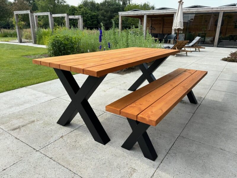 Tuintafel Douglas met bankje 240cm 6 personen X poot (1)