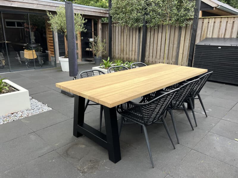 Tuintafel Stel Zelf Samen | Iroko hout | Stalen poten