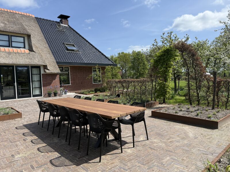 Tuintafel Stel Zelf Samen | Iroko hout | Stalen poten