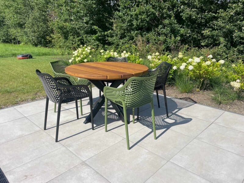 Tuintafel Iroko Matrix elegant Grassland Beige 120cm 5 personen Tuinstoel Senna zwart en groen39