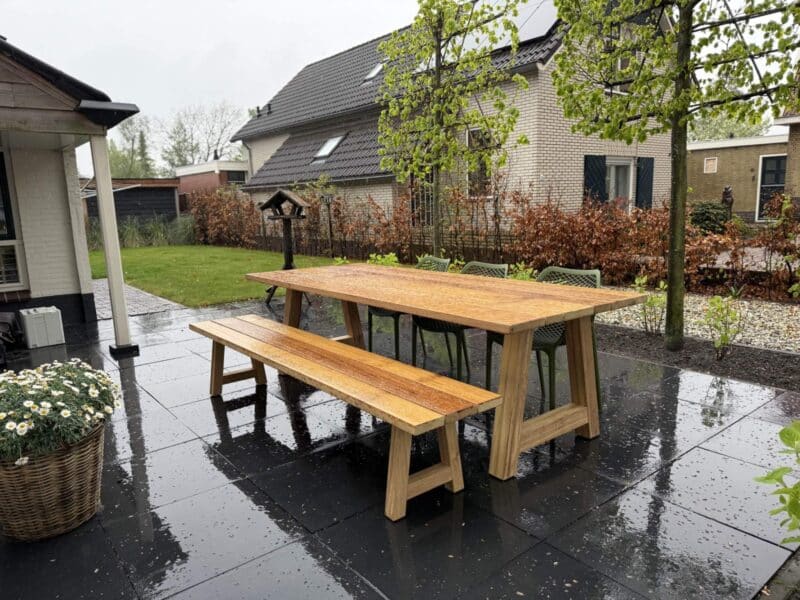 Tuintafel Anita | A poten hout | Buitentafel | Iroko hout