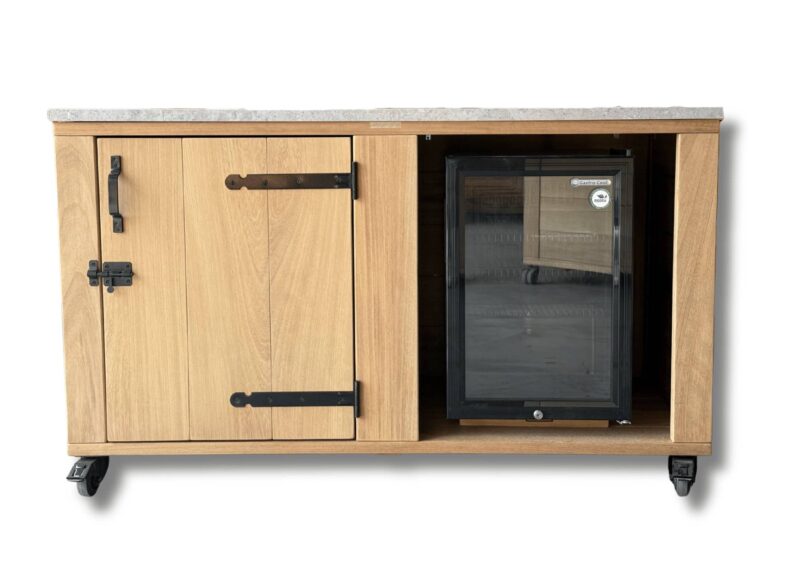 Buitenkeuken Iroko met keramisch werkblad en koelkast Nashville