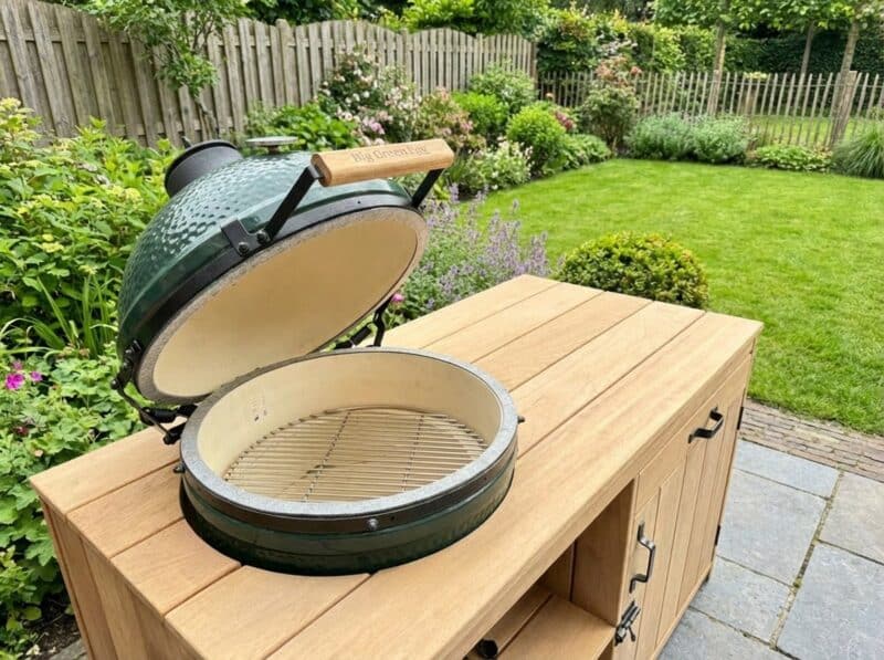 Buitenkeuken Hardhout Iroko Savannah voor een kamado met kastruimte