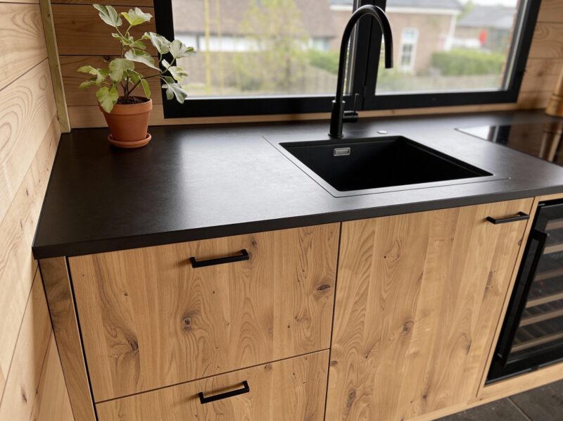 Buitenkeuken Boise Eiken met koelkast wasbak en wijnkoelkast_