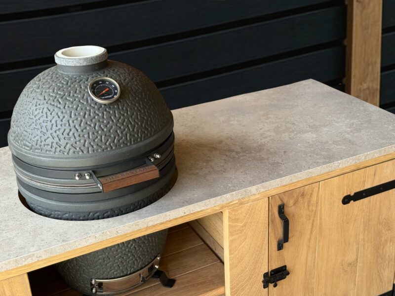 BBQ Tafel Austin buitenkeuken iroko met keramisch blad voor kamado