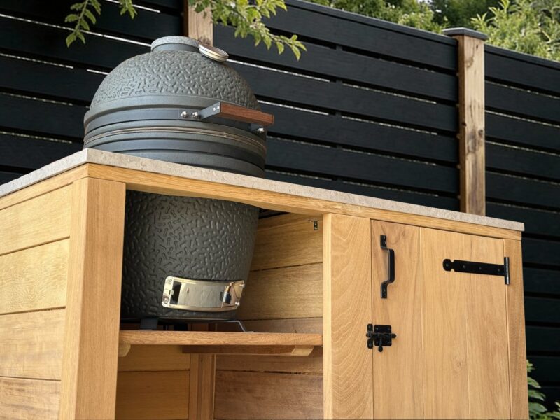 BBQ Tafel Austin buitenkeuken iroko met keramisch blad voor kamado